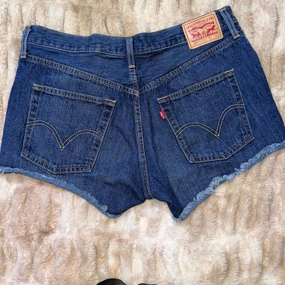 Levis 501 Jean Cutoff Shorts Womens Size 31. Button Fly. - Picture 2 of 5